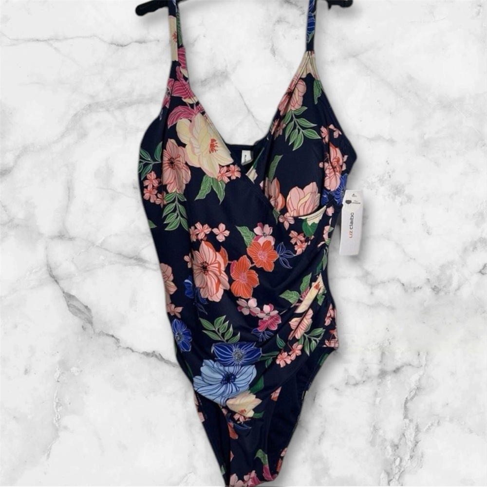 Liz Clairborne One Piece Floral Swimwear Built In Bra‎